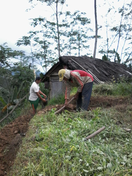 Kegiatan Bakti Mempersiapan lahan sayur