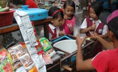 ilustrasi – jajan sembarangan