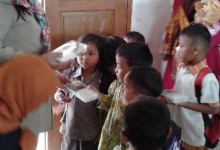 pemberian snack gizi kepada murid TK Desa Bangbayang